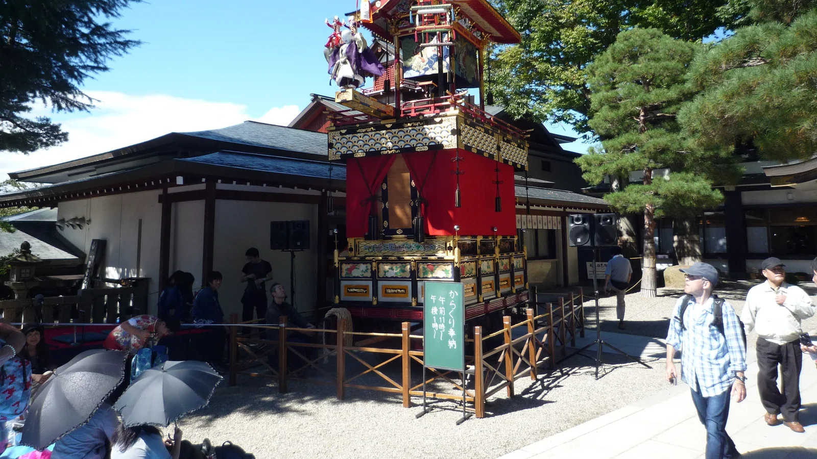 高山秋祭樱山八幡宫附近展示的祭屋台